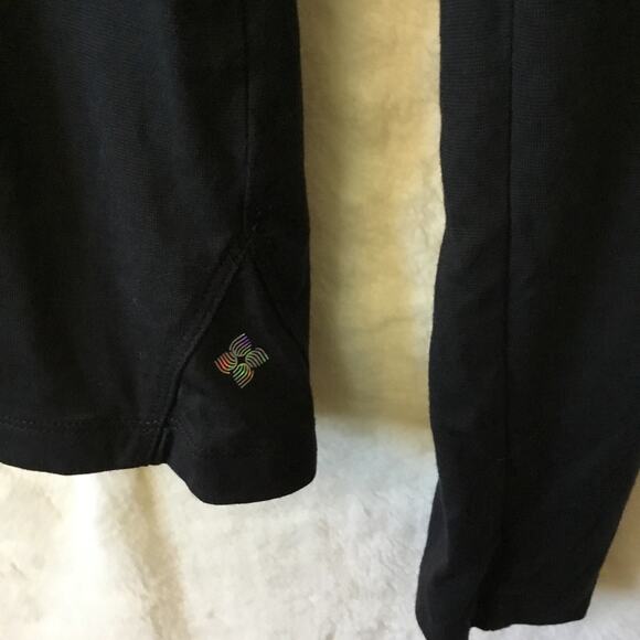 BCBGMaxAzria Black Scoop Neck Long-Sleeve Top - Picture 10 of 12